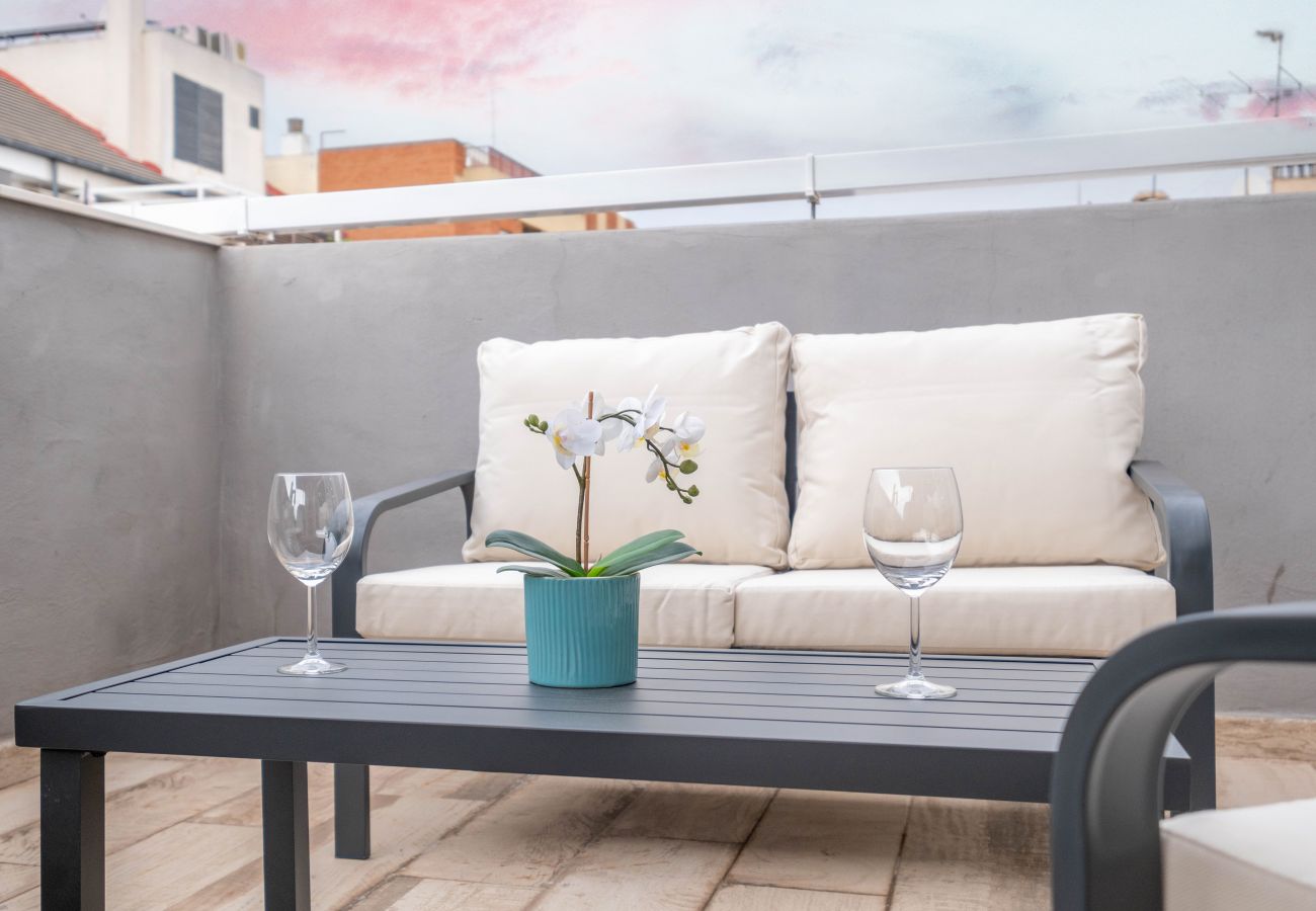 Apartamento en Valencia - ★Brand New, Specious Penthouse W/ Private Terrace★
