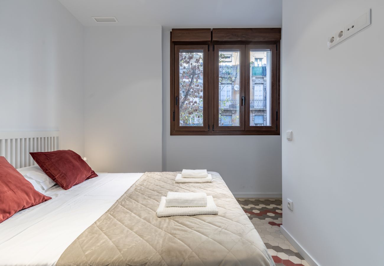 Aparthotel in Valencia / València - ☙ Apt. with Antique Floor & lots of Sun Light ❧