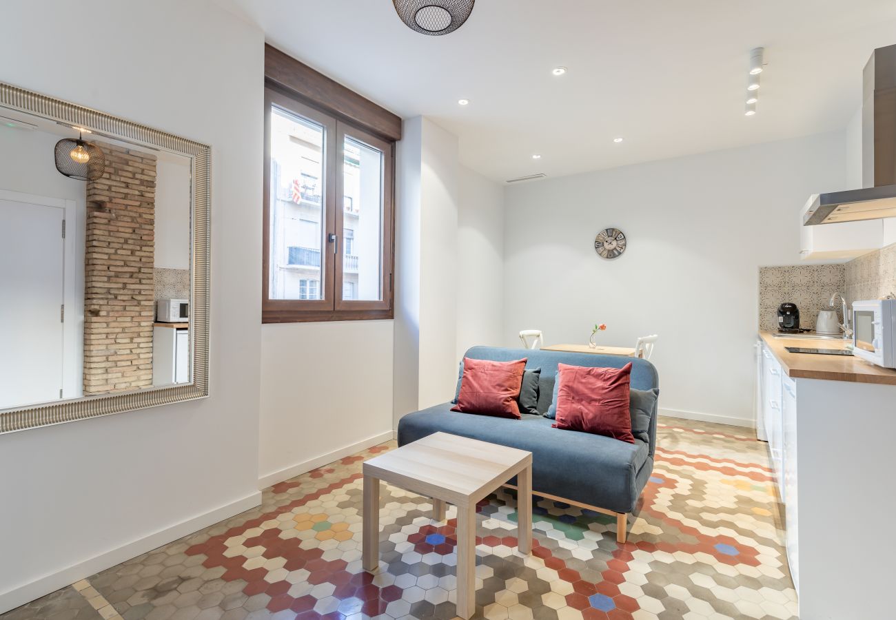 Aparthotel in Valencia / València - ☙ Apt. with Antique Floor & lots of Sun Light ❧