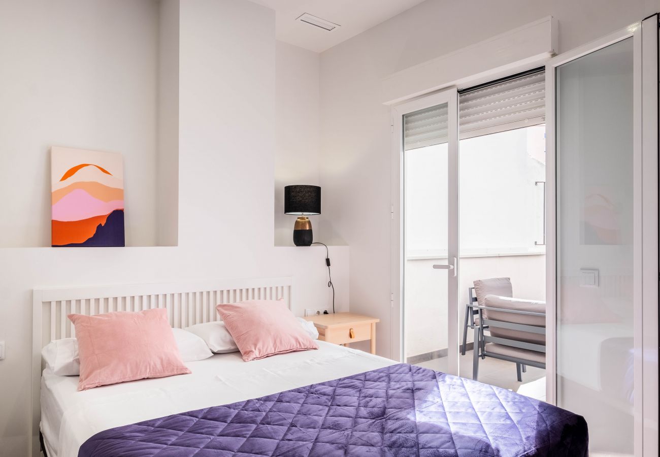 Apartment in Valencia / València - 🧿Beautiful Suite with Private Terrace🧿