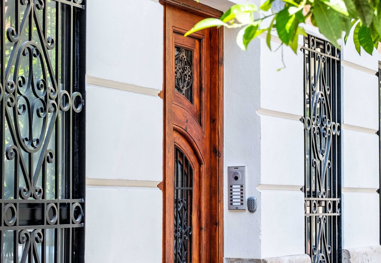 Apartment in Valencia / València - 🧿Beautiful Suite with Private Terrace🧿